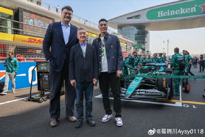 聯(lián)動(dòng)F1！翟曉川曬與姚明、阿隆索、范志毅、周冠宇等的合照