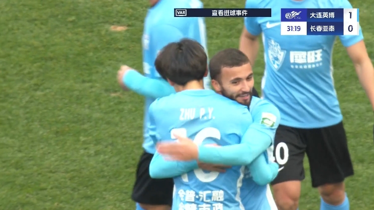 19歲朱鵬宇中超處子球！大連英博1-0領先長春亞泰，馬萊萊助攻